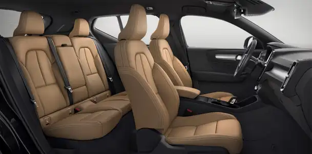 2021 Volvo XC40 T4 Momentum - Image 5
