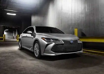 2022 Toyota Avalon XLE - Image 1