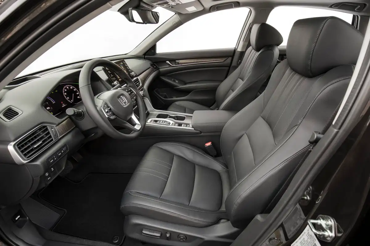 2021 Honda Accord 2L Turbo Sport - view 5