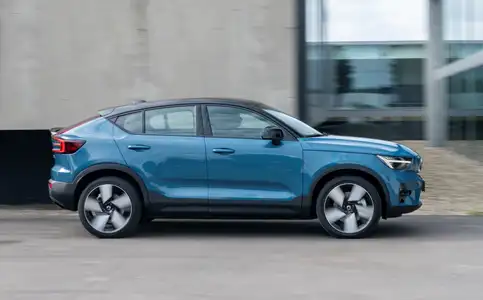 2022 Volvo C40 P8 All Wheel Drive - Image 3