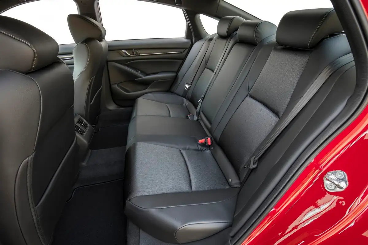 2021 Honda Accord 2L Turbo Sport - view 6