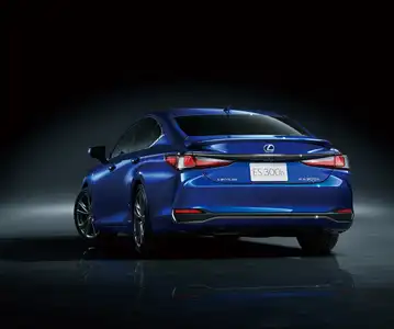 2022 Lexus ES 350 F Sport - Image 2