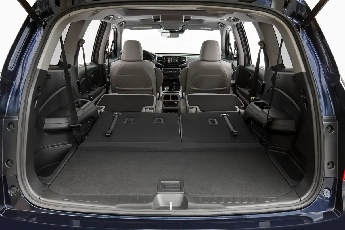 2020 Honda Pilot Touring 4WD - view 7