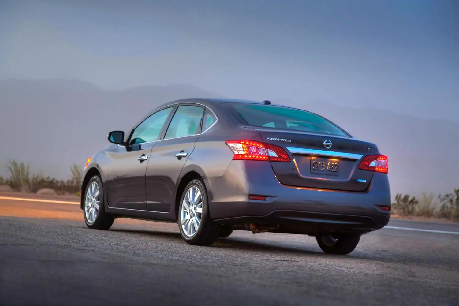 2020 Nissan Sentra S 1.8L - view 2