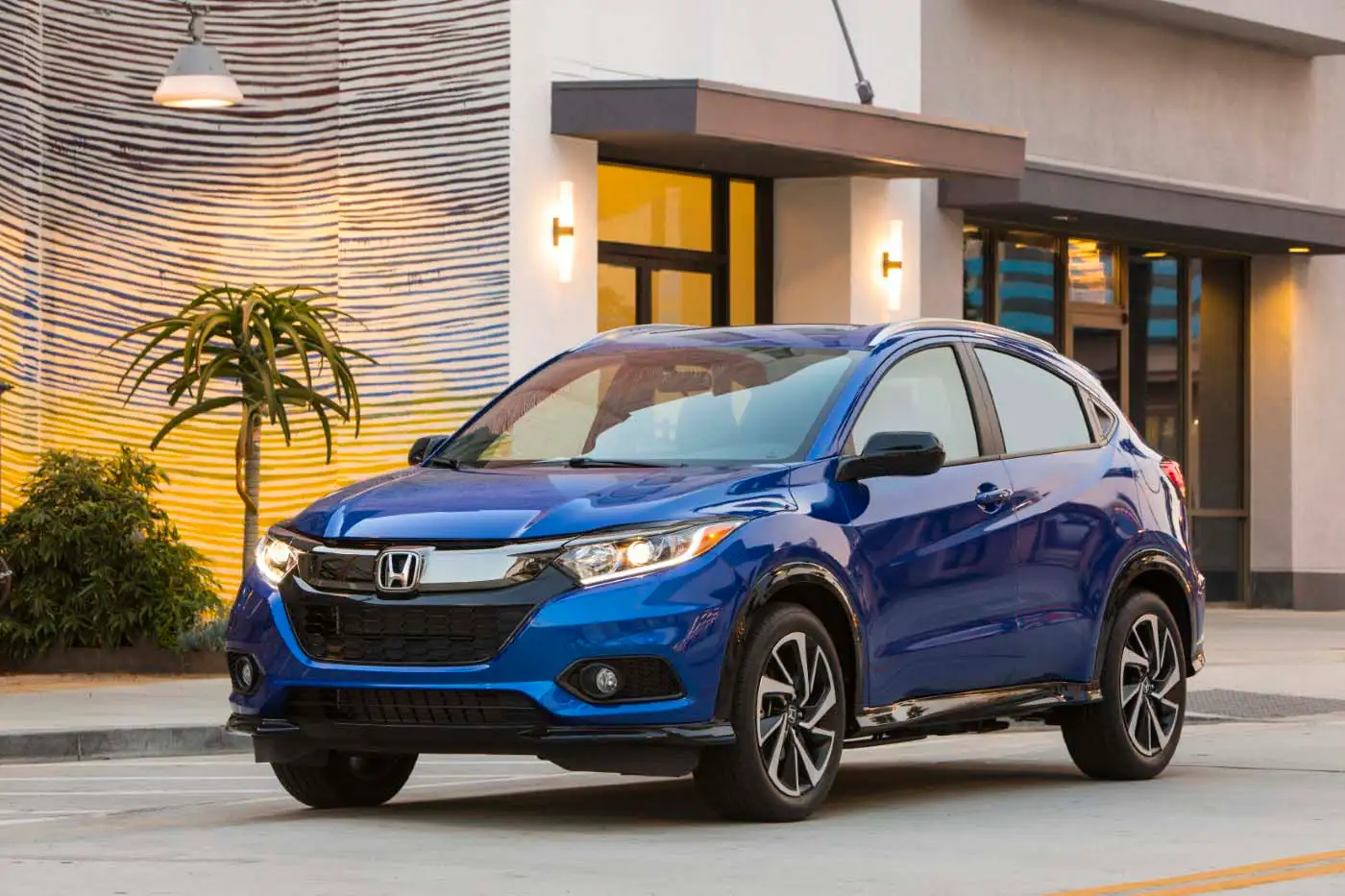 2021 Honda HR-V EX - view 2