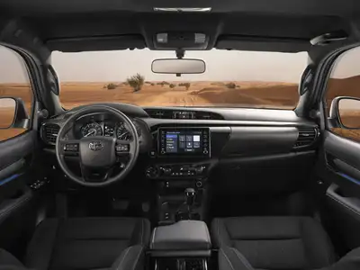 2022 Toyota Hilux 4.0L Adventure - Image 3