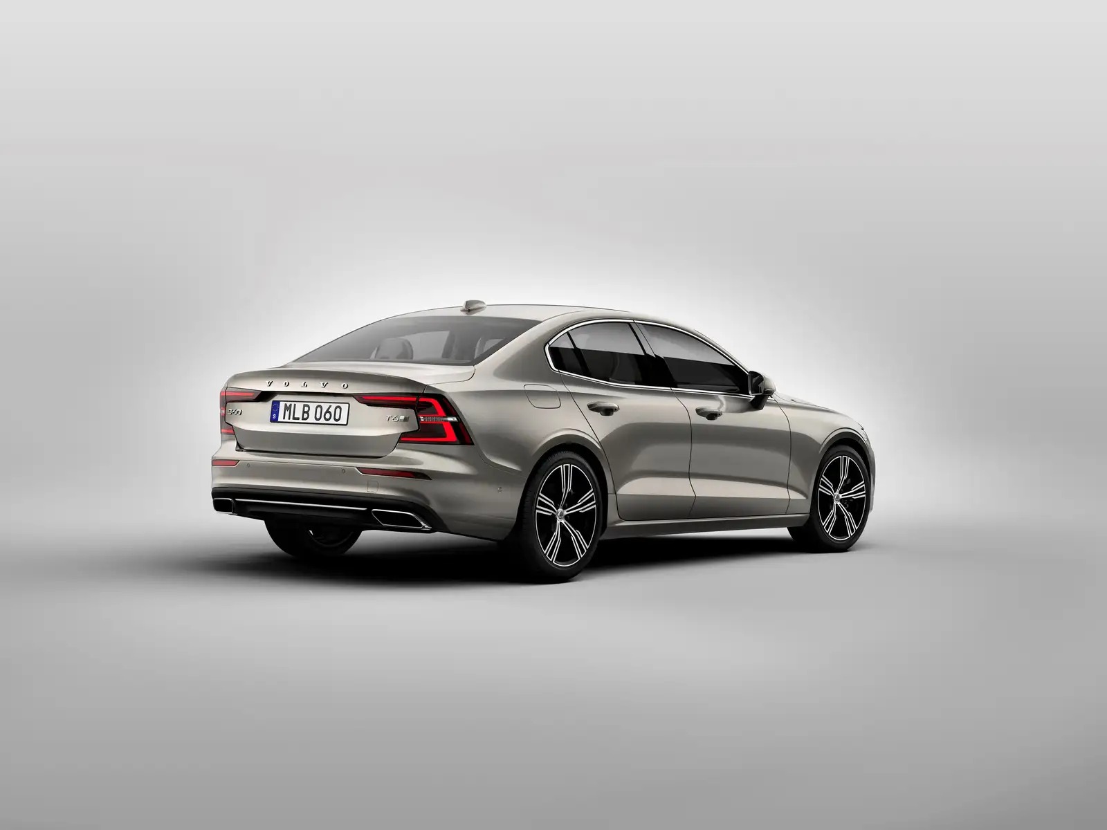 2021 Volvo S60 T4 Momentum - view 2