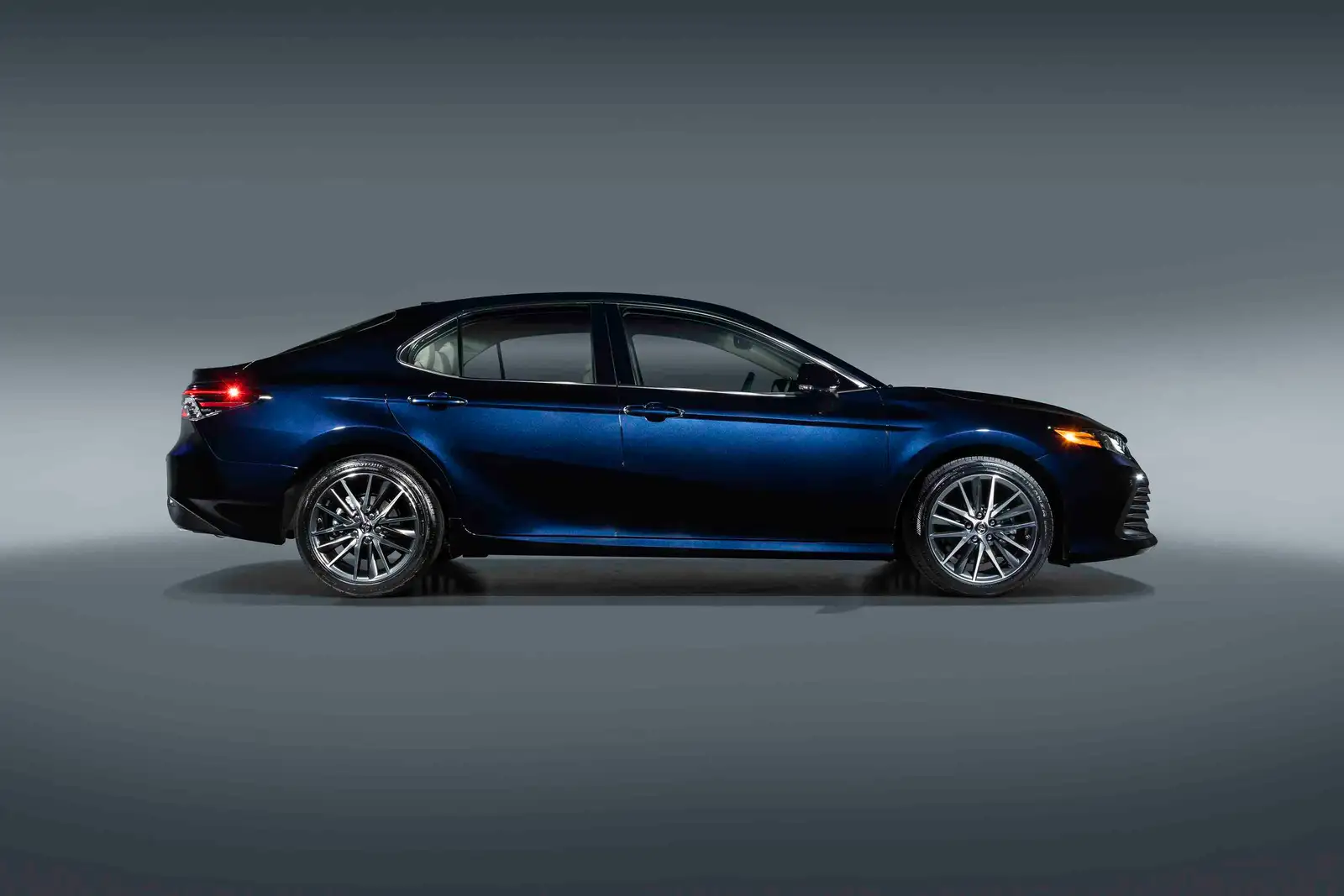 Buy New 2022 Toyota Camry 2.5L Hybrid Limited – Mocha Almond