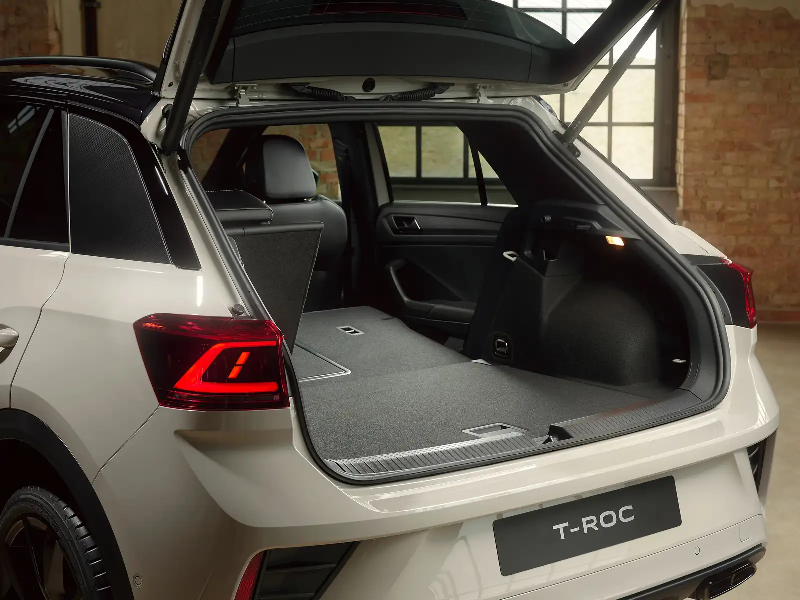 Buy New 2022 Volkswagen T-Roc 1.4L TSI Trend – Coulis Red
