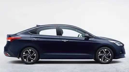 Hyundai Accent - Image 4