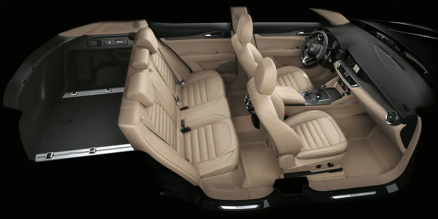 2020 Alfa Romeo Stelvio S - view 3