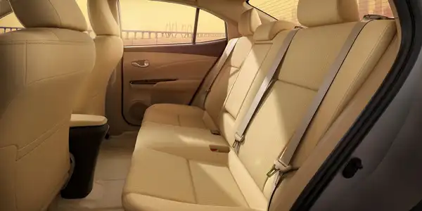 2022 Toyota Yaris Sedan E - Image 5