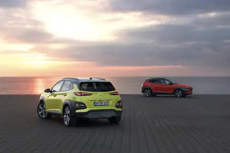 2021 Hyundai Kona GL 2.0L - Base Model - Image 2