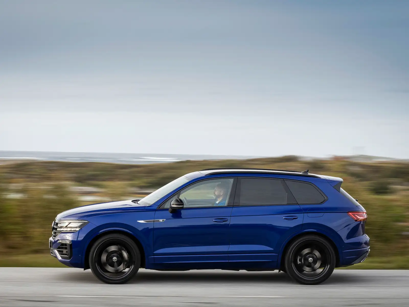 Buy New 2021 Volkswagen Touareg 3.0L TFSI R-Line Black – Black