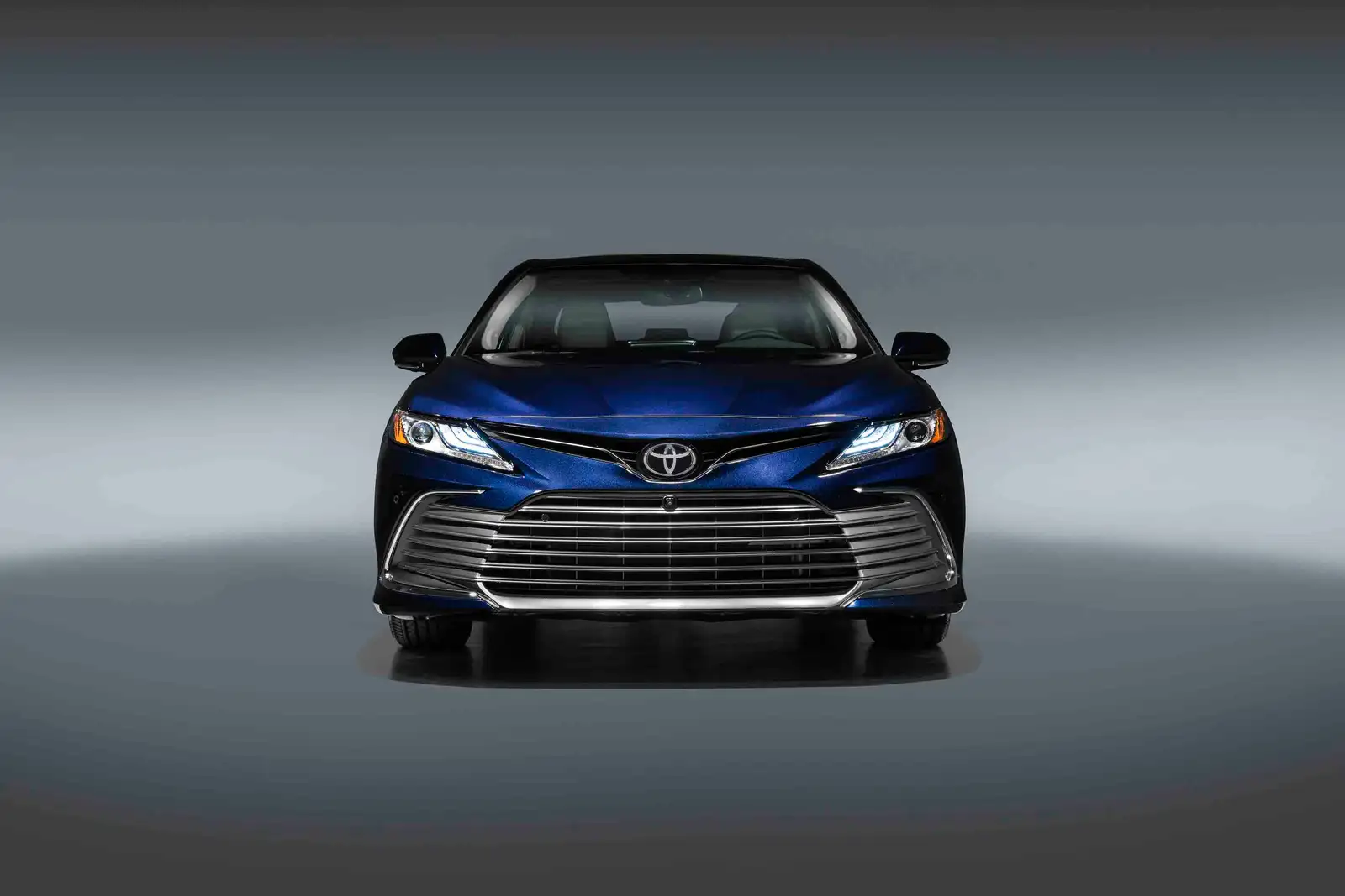 Buy New 2022 Toyota Camry 2.5L Hybrid Limited – Mocha Almond