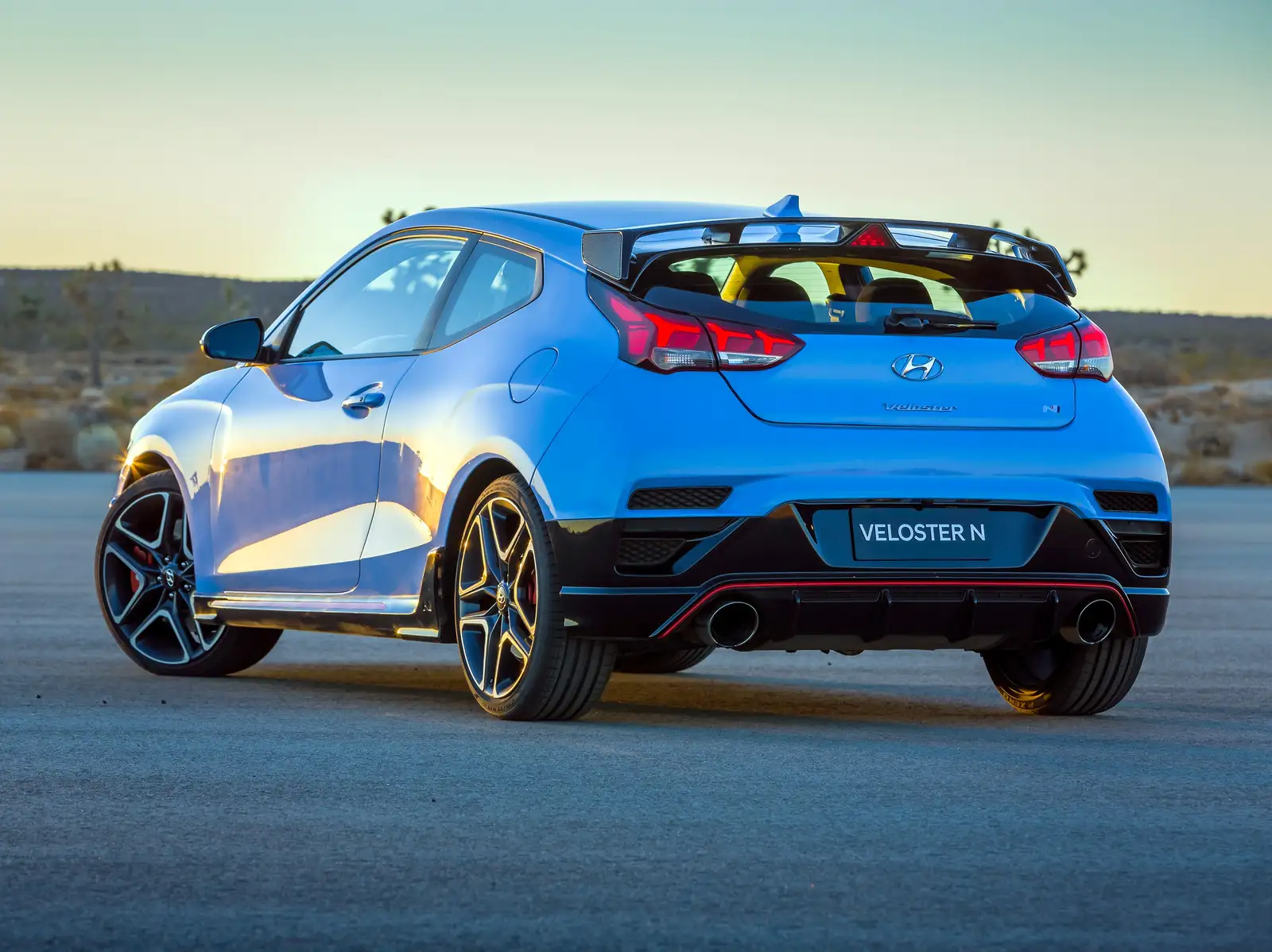 2022 Hyundai Veloster N - view 2