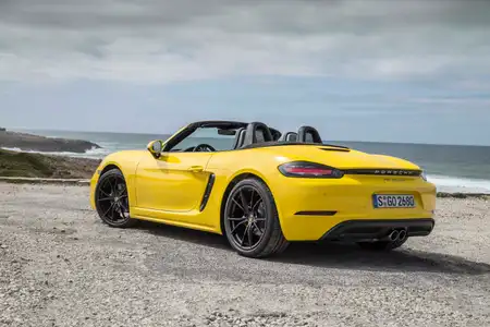 2022 Porsche 718 Boxster Base Trim - Manual - Image 5