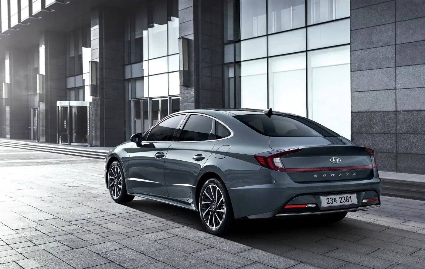 2021 Hyundai Sonata Comfort - view 2