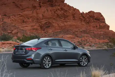 2021 Hyundai Accent GL 1.4L - Image 2