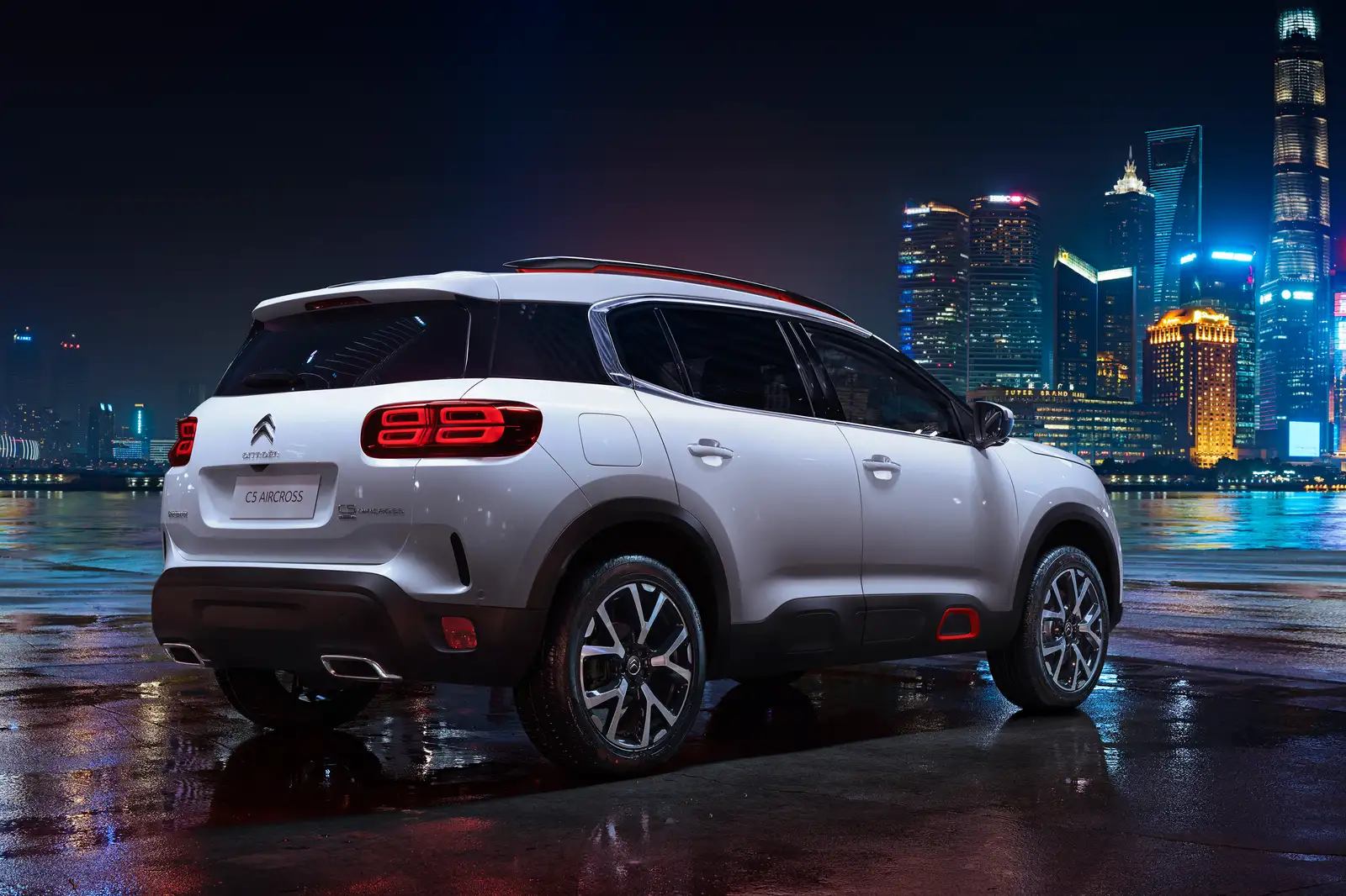 2022 Citroen C5 Aircross Feel - view 2