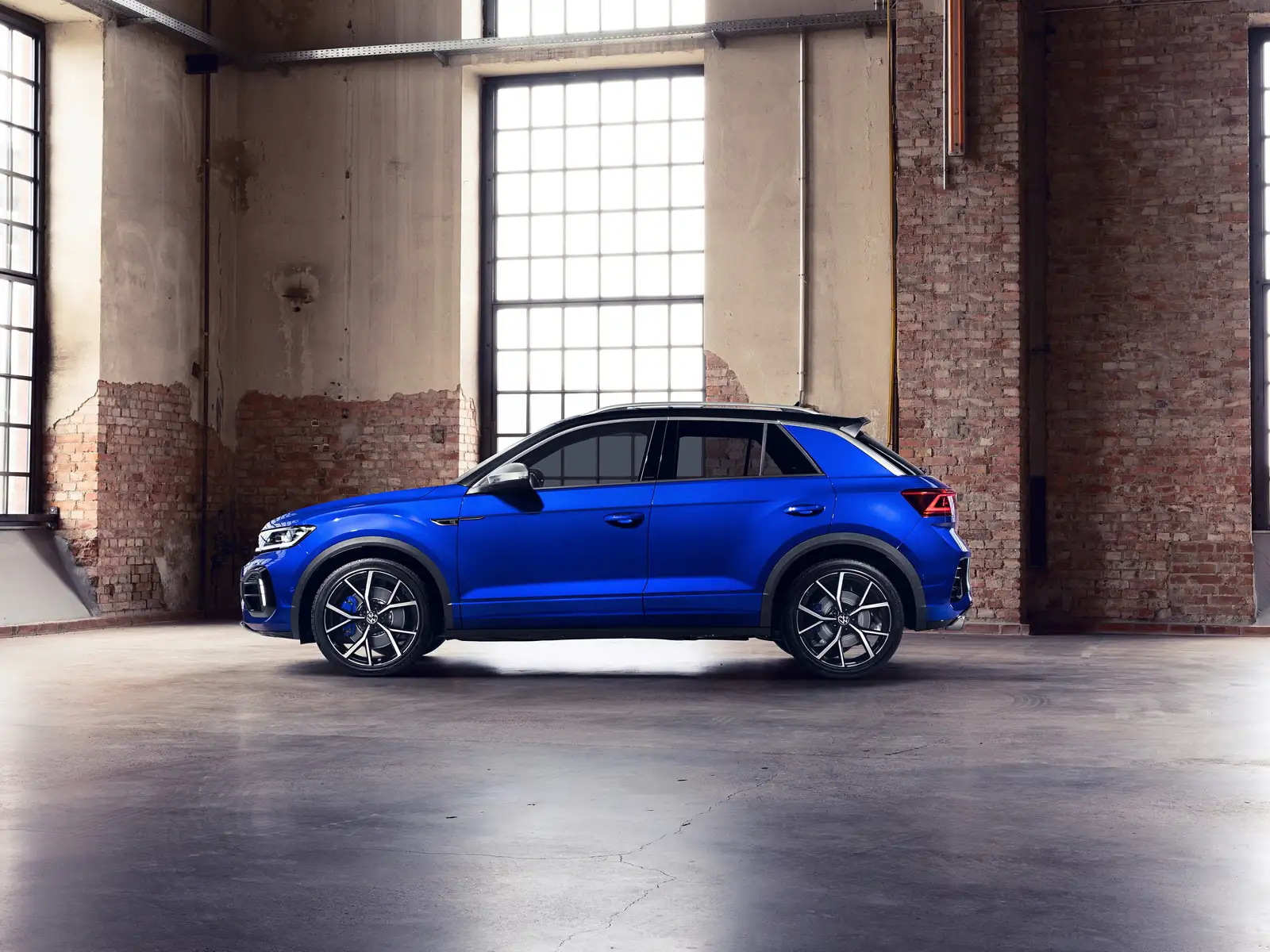 Buy New 2022 Volkswagen T-Roc 1.4L TSI R-line – Pearl White