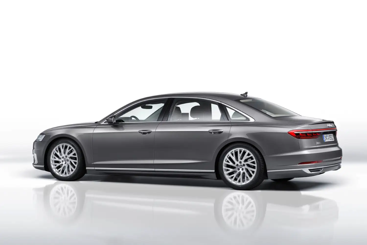 2021 Audi A8L 55 TFSI quattro 3.0L Style Package - view 5