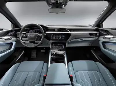 Audi e-tron Sportback 55 quattro S Line - Image 4