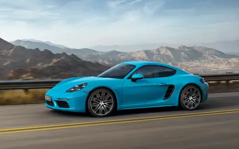 2022 Porsche 718 Cayman S Base Trim - Manual - Image 3