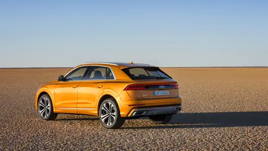 Audi Q8 Luxury - Image 2