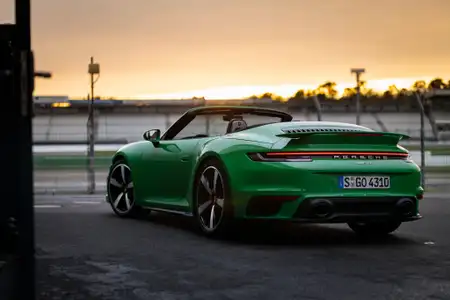 Porsche 911 Base Trim - Image 2