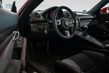 2022 Porsche 718 Cayman GTS 4.0 Base Trim - Manual - Image 4