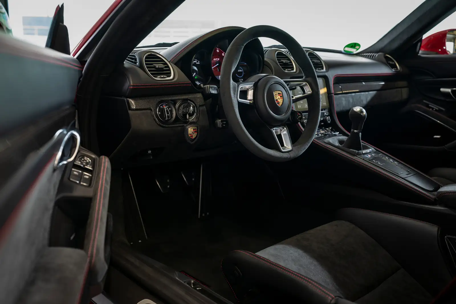 2022 Porsche 718 Cayman GTS 4.0 Base Trim - Manual - view 4