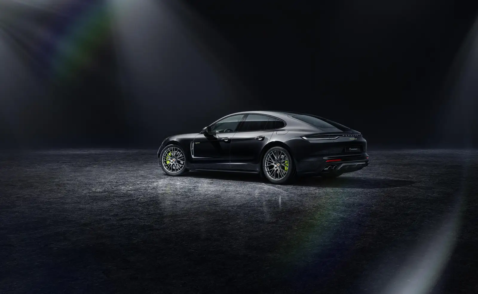2022 Porsche Panamera 4 E-Hybrid Platinum Edition Base Trim - view 2