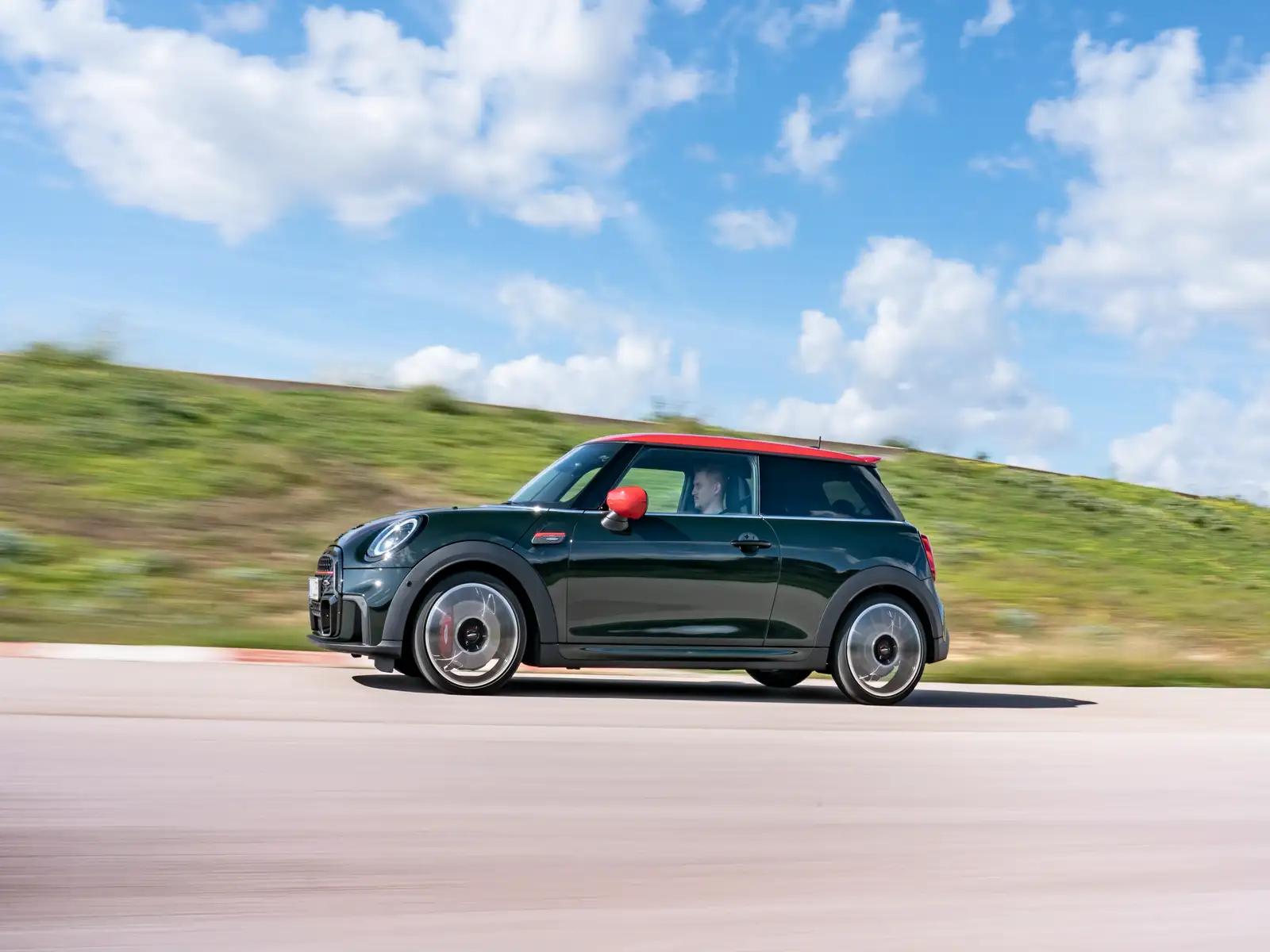 2022 MINI 3 Door Hatch JCW - view 3