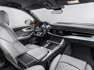 Audi Q8 55 TFSI quattro 3.0L S line - Image 5