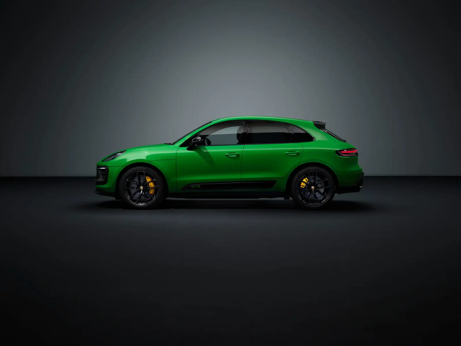 2022 Porsche Macan GTS Base Trim - view 3
