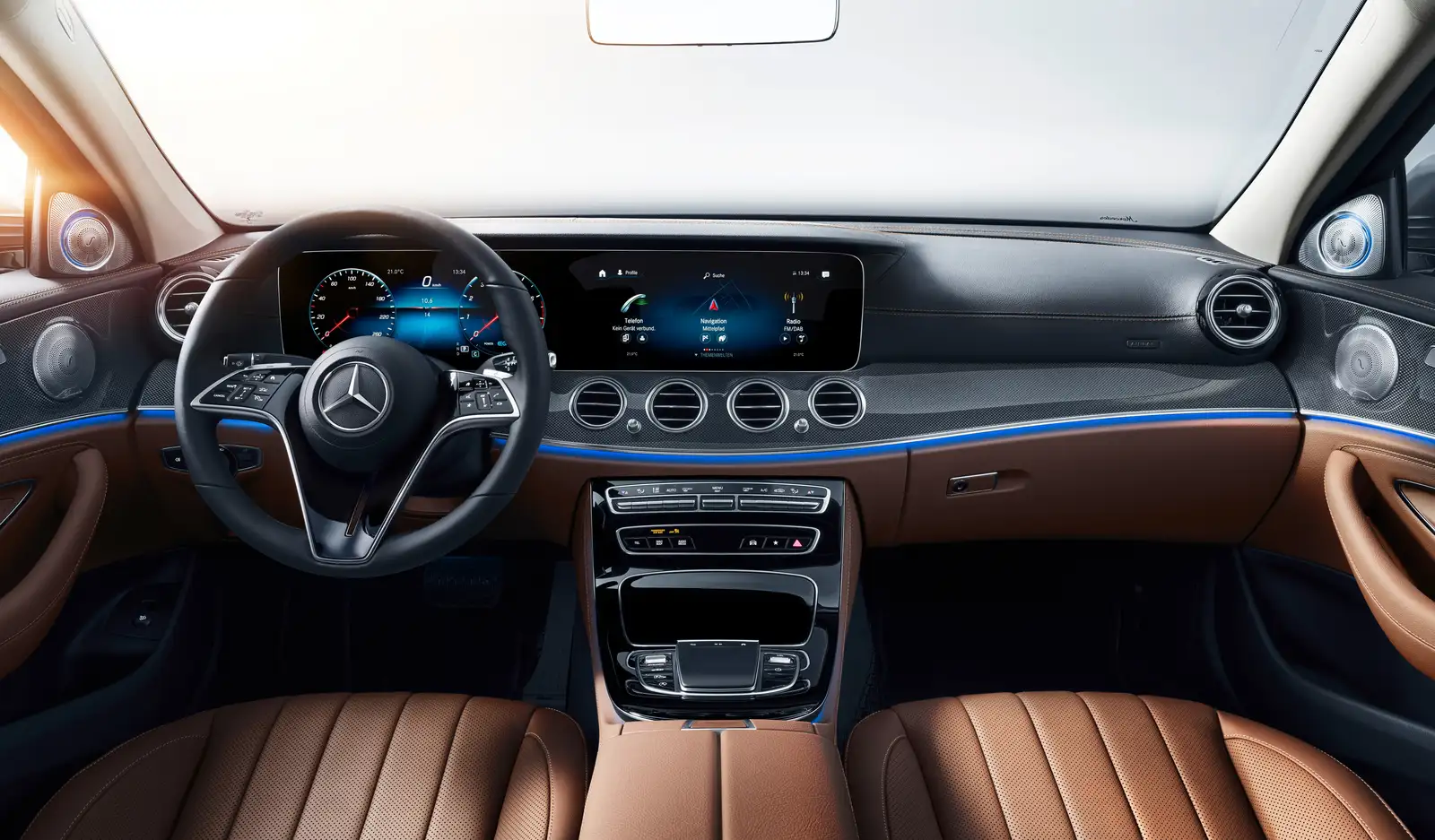 2022 Mercedes-Benz E-Class Sedan E 300 - view 4