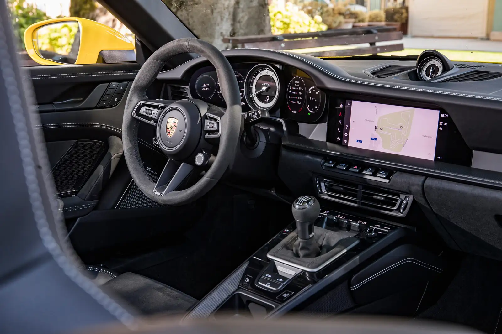 2022 Porsche 911 Carrera GTS Cabriolet Base Trim - view 3