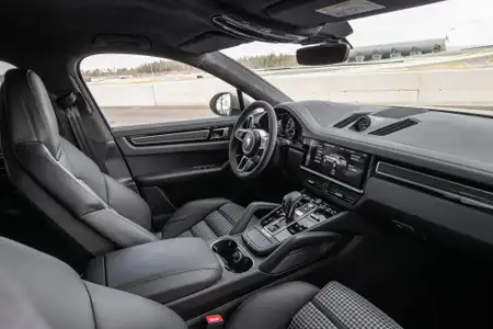 Porsche Cayenne E-Hybrid Coupe Base Trim - Image 3