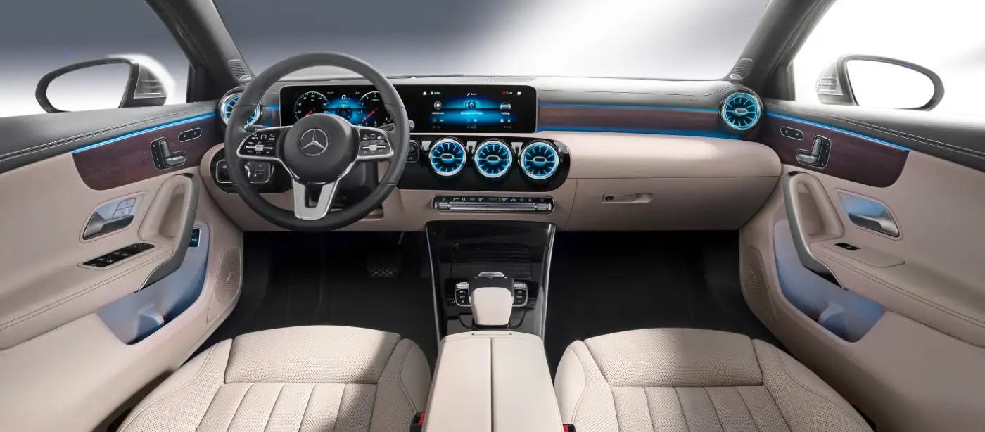 2020 Mercedes-Benz A-Class Sedan A 250 Premium + - view 4