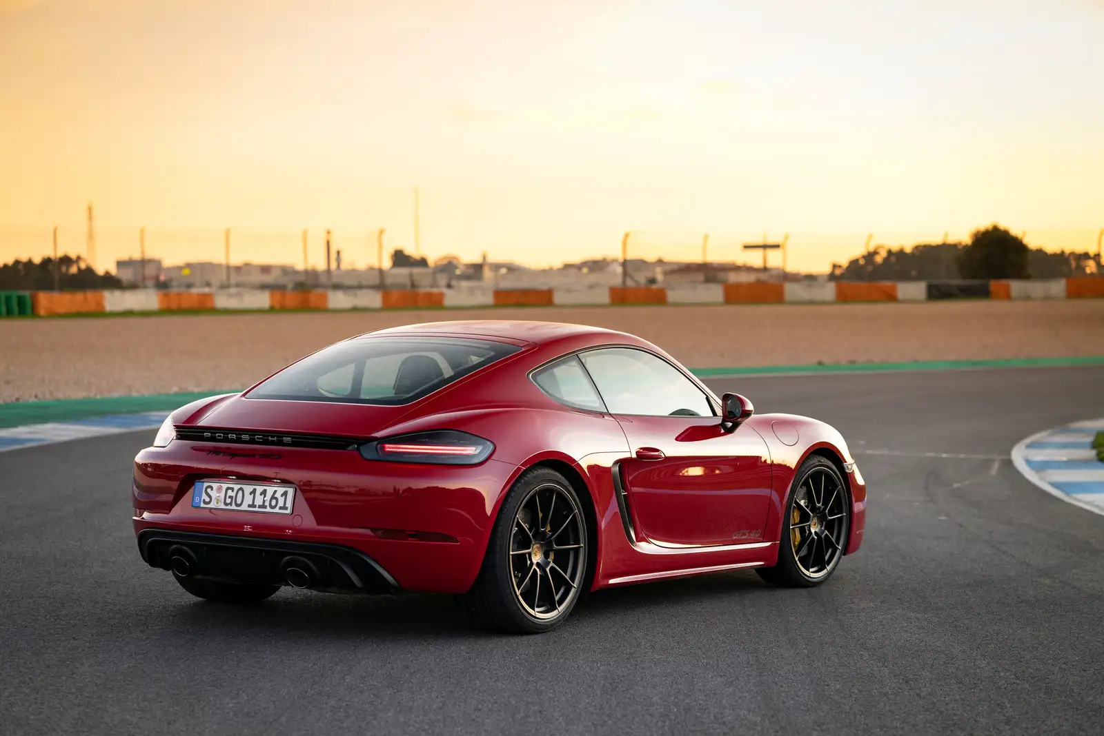 2022 Porsche 718 Cayman GTS 4.0 Base Trim - Manual - view 3