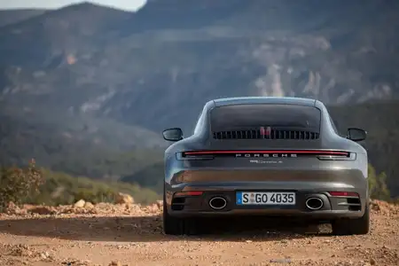 2022 Porsche 911 Carrera S Base Trim - Image 4