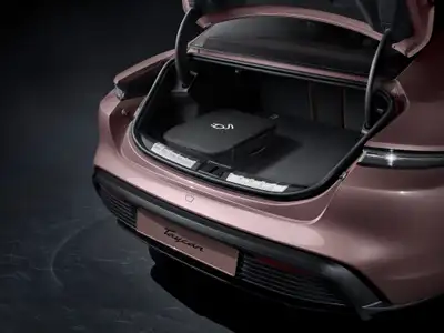 2022 Porsche Taycan Base Model Base Trim - Image 5