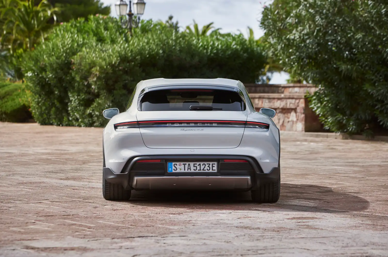 2022 Porsche Taycan 4 Cross Turismo Base Trim - view 2