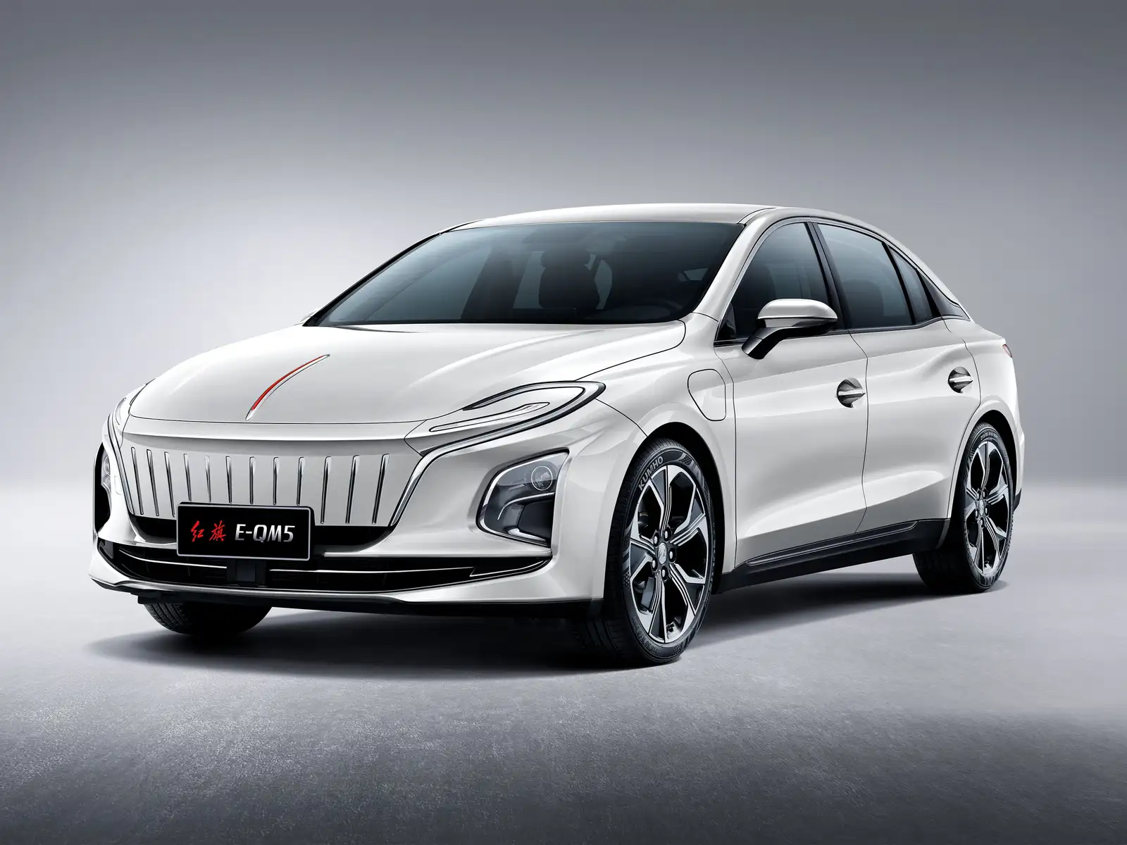 Hongqi E-QM5