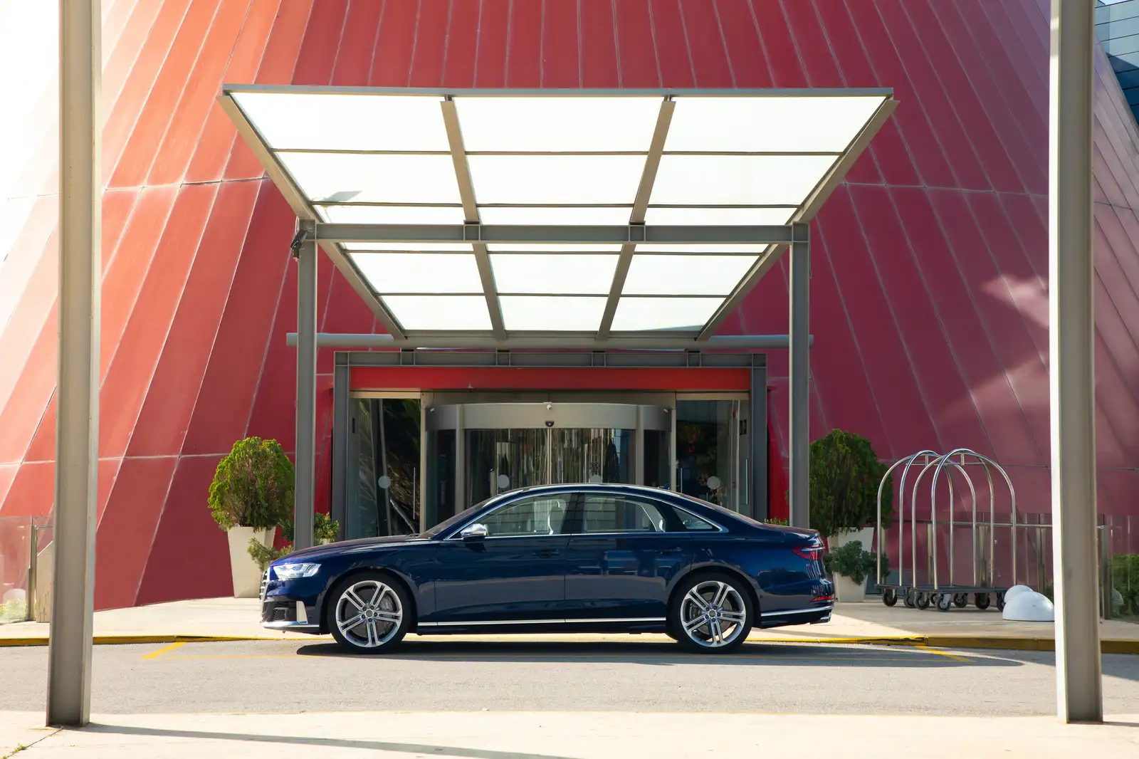 2021 Audi S8 TFSI quattro tipronic - view 3