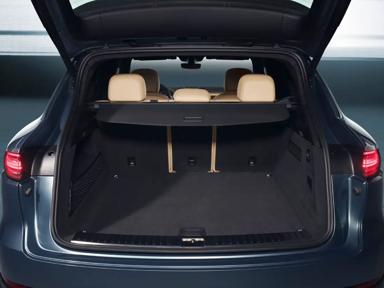 2022 Porsche Cayenne SUV Base Trim - view 10
