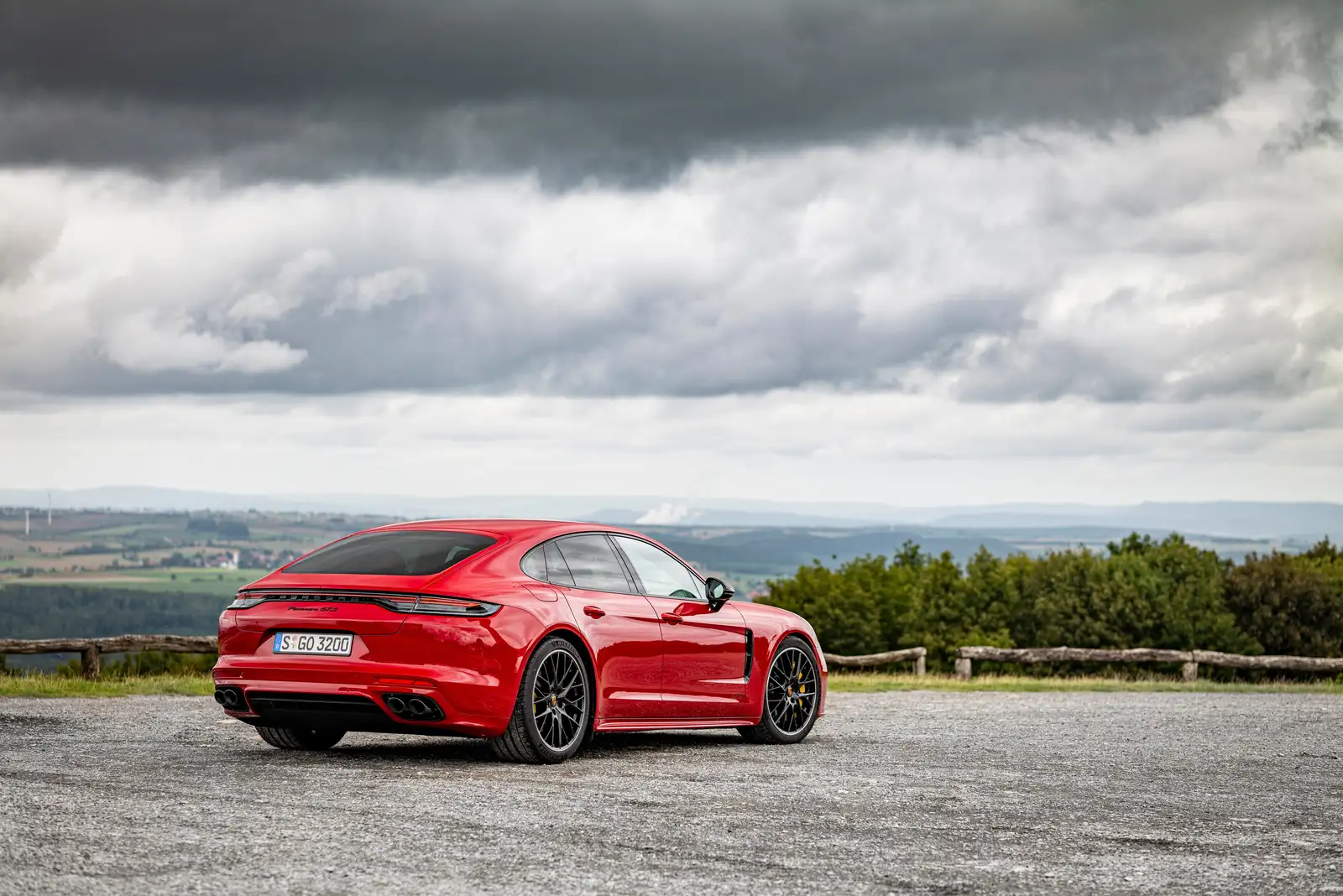 2022 Porsche Panamera GTS Base Trim - view 2