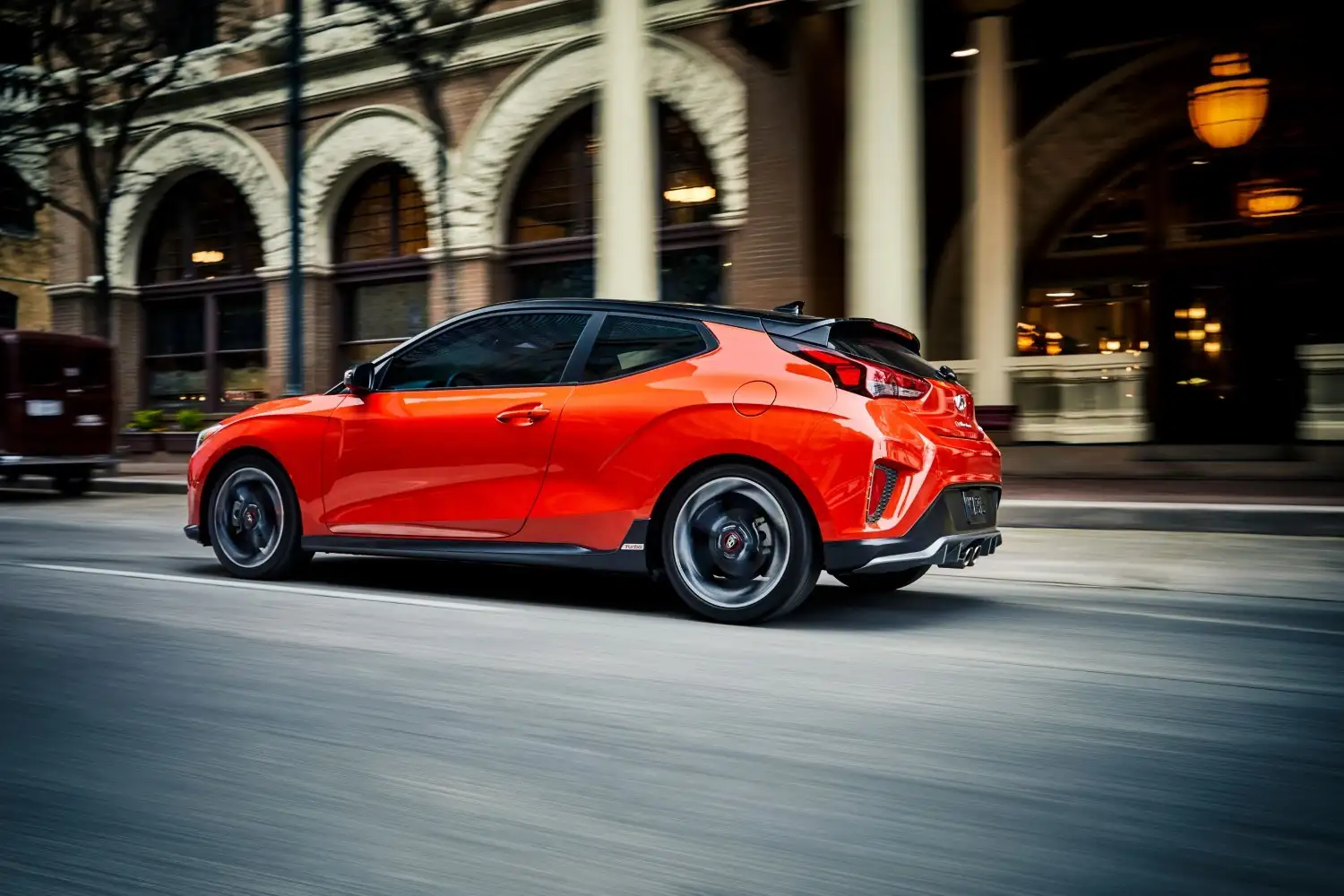 2021 Hyundai Veloster Turbo - view 2