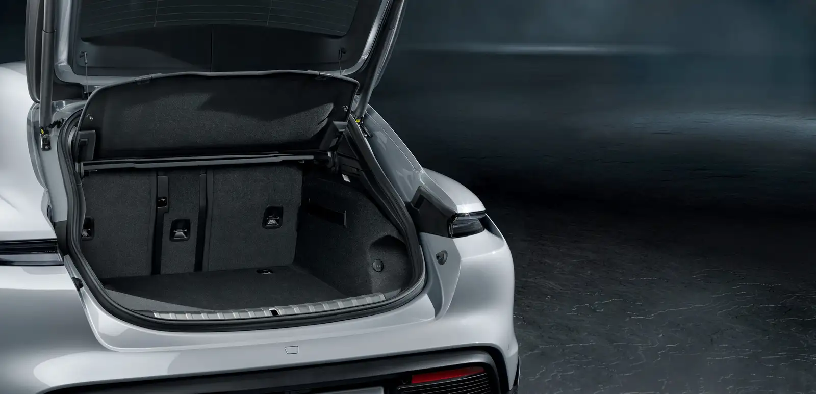2022 Porsche Taycan 4 Cross Turismo Base Trim - view 5